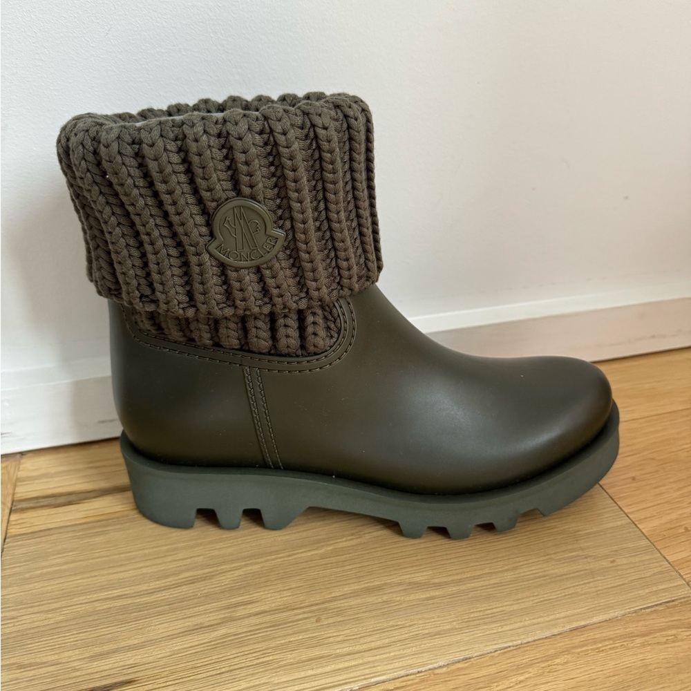 Moncler rubber boots size 39